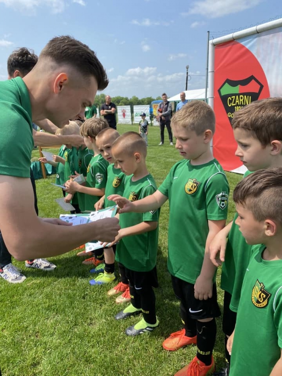 Zdjęcie w galerii na portalu naszwodzislaw.com: Kinder Cup Gorzyce. Sportowa rywalizacja rocznika 2016 za nami [FOTO] wiadomości z regionu