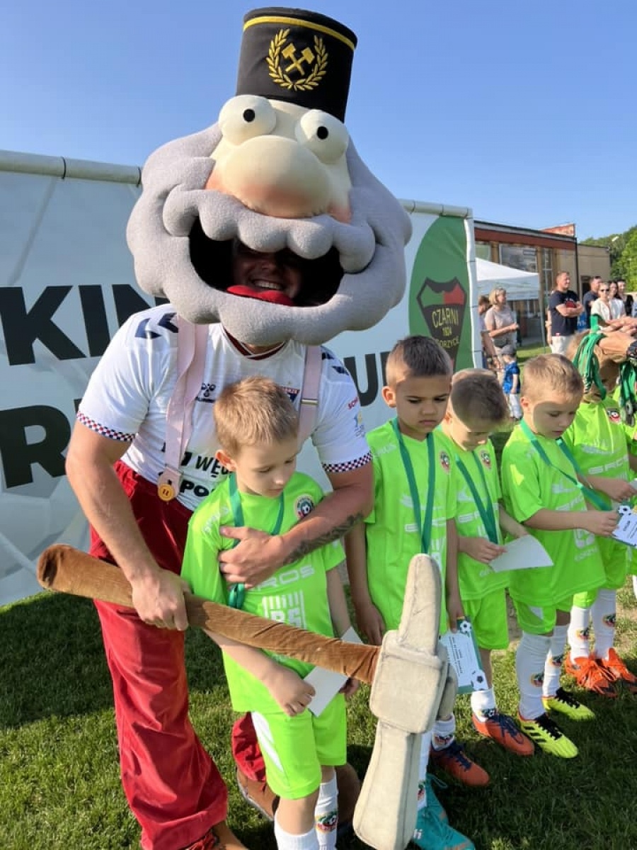 Zdjęcie w galerii na portalu naszwodzislaw.com: Kinder Cup Gorzyce. Sportowa rywalizacja rocznika 2016 za nami [FOTO] wiadomości z regionu