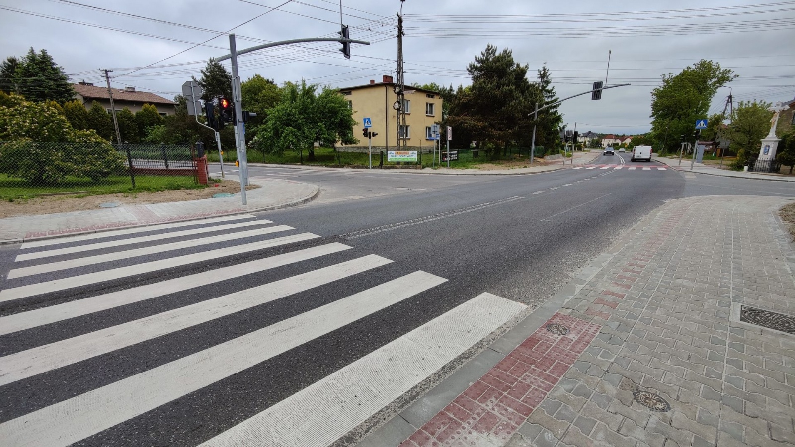 Zdjęcie w galerii na portalu naszwodzislaw.com: Skrzyżowanie w Gorzyczkach z nową sygnalizacją wiadomości z regionu