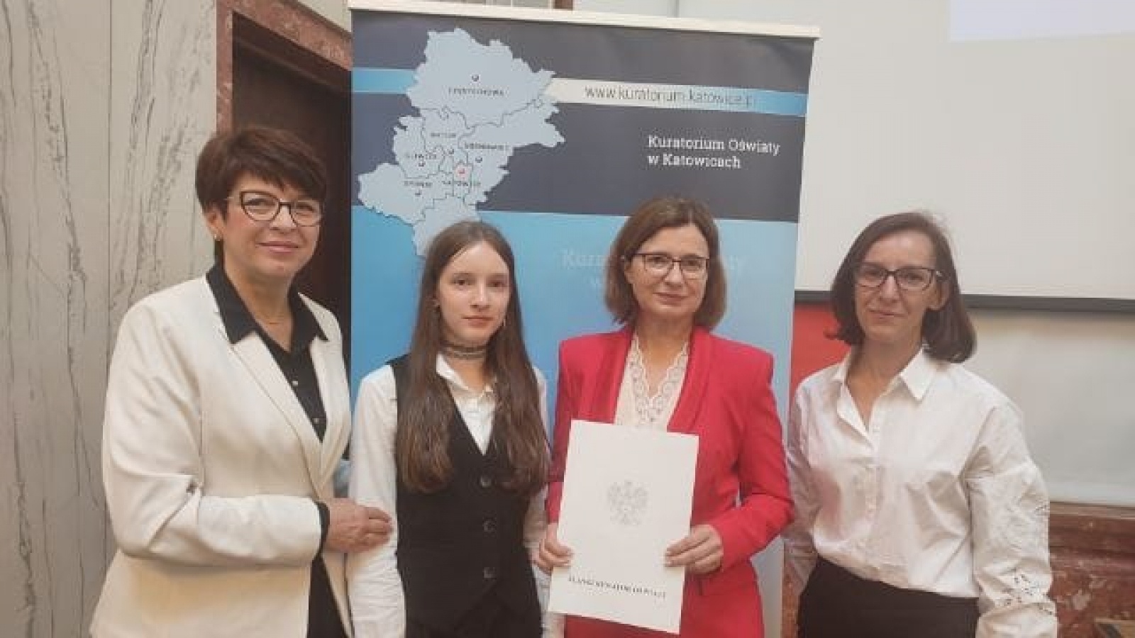 Zdjęcie w galerii na portalu naszwodzislaw.com: Godów. Poznajcie laureatki i finalistów wojewódzkich konkursów przedmiotowych wiadomości z regionu