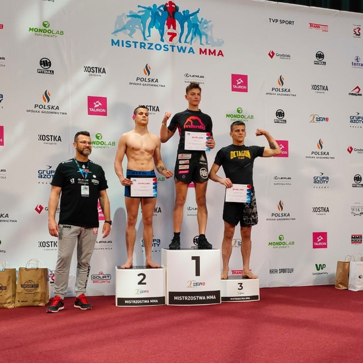 Zdjęcie w galerii na portalu naszwodzislaw.com: Worek medali Octagon Team na mistrzostwach Polski MMA wiadomości z regionu