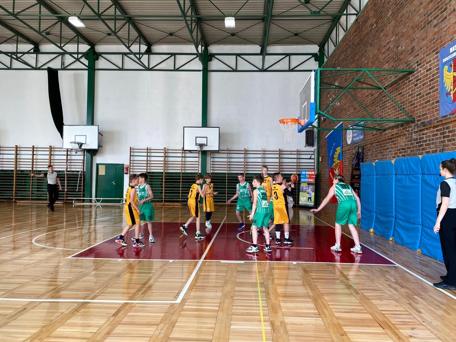 Zdjęcie w galerii na portalu naszwodzislaw.com: Koszykarze MKS Wodzisław Śląski bliscy awansu do strefy medalowej wiadomości z regionu