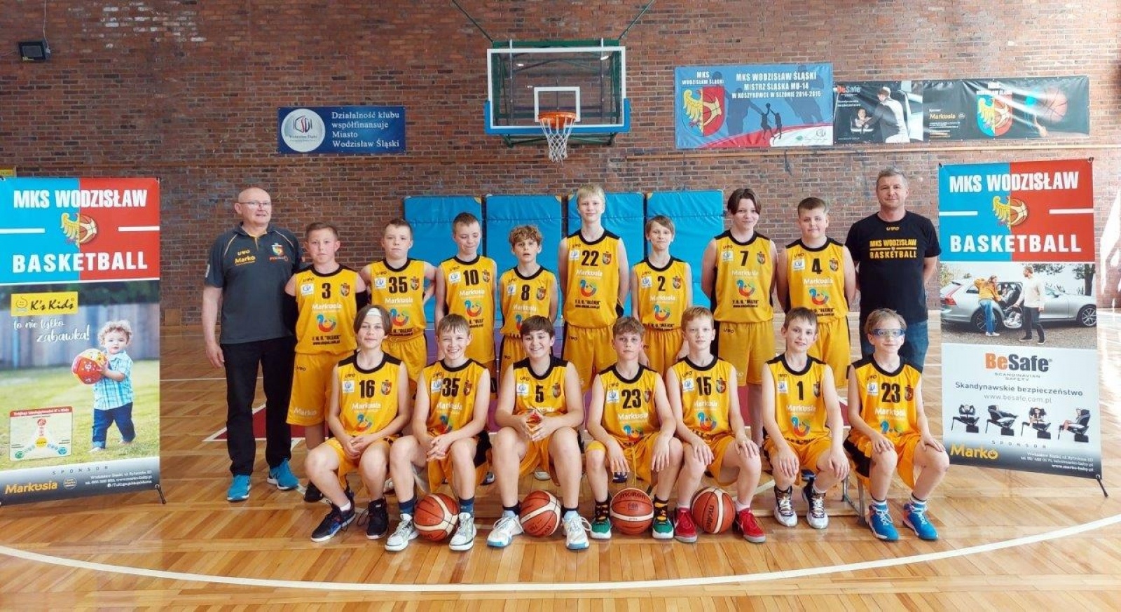 Zdjęcie w galerii na portalu naszwodzislaw.com: Koszykarze MKS Wodzisław Śląski bliscy awansu do strefy medalowej wiadomości z regionu