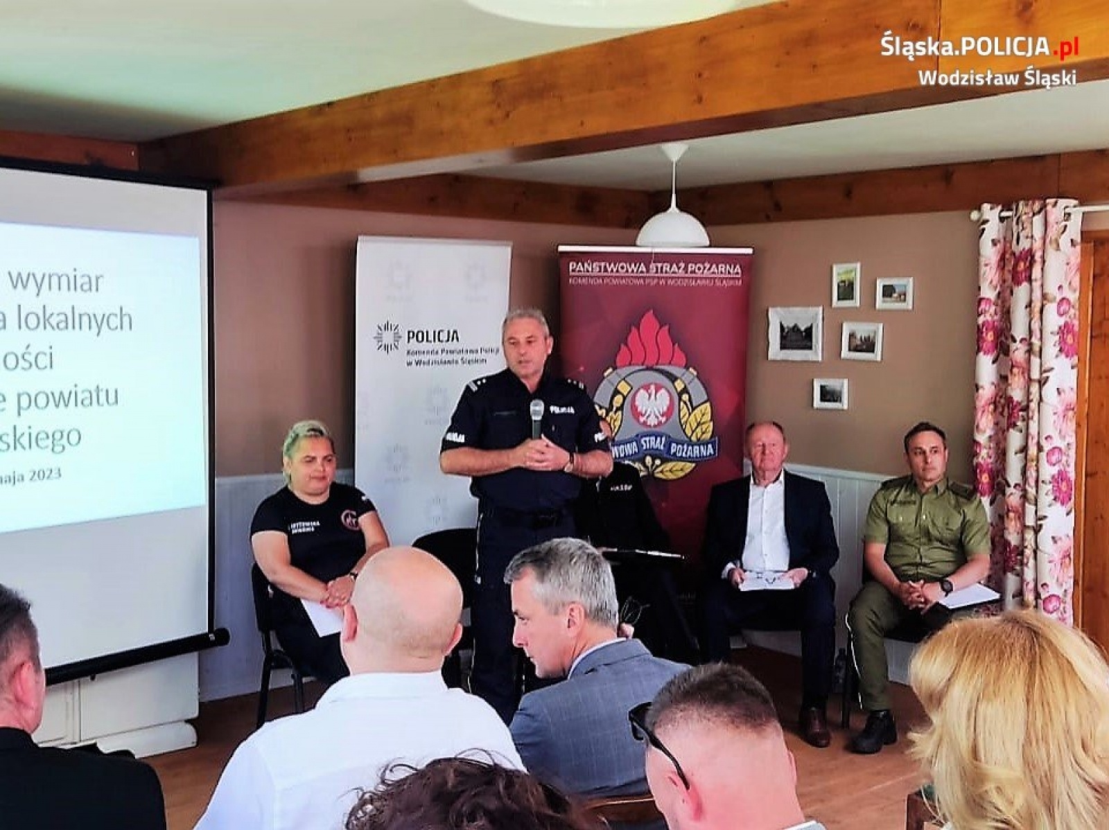 Zdjęcie w galerii na portalu naszwodzislaw.com: Debata i rodzinny festyn z mundurem wiadomości z regionu