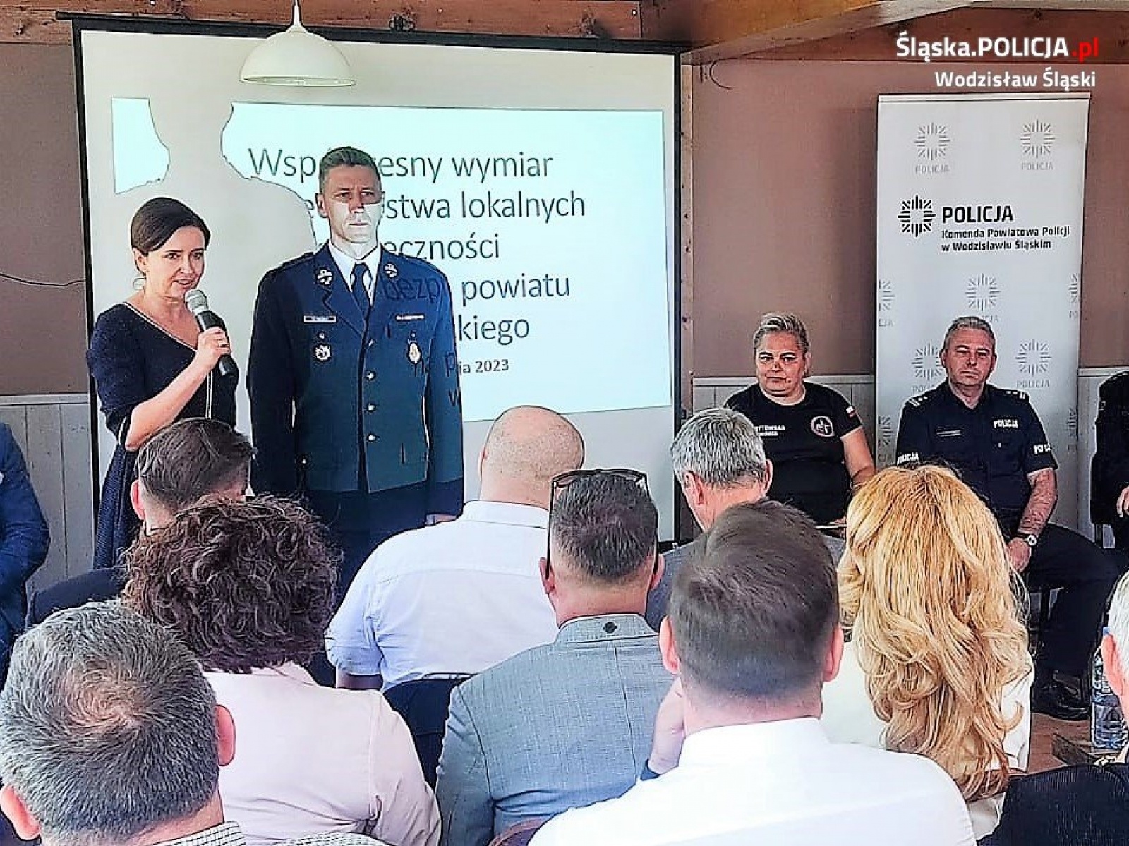 Zdjęcie w galerii na portalu naszwodzislaw.com: Debata i rodzinny festyn z mundurem wiadomości z regionu