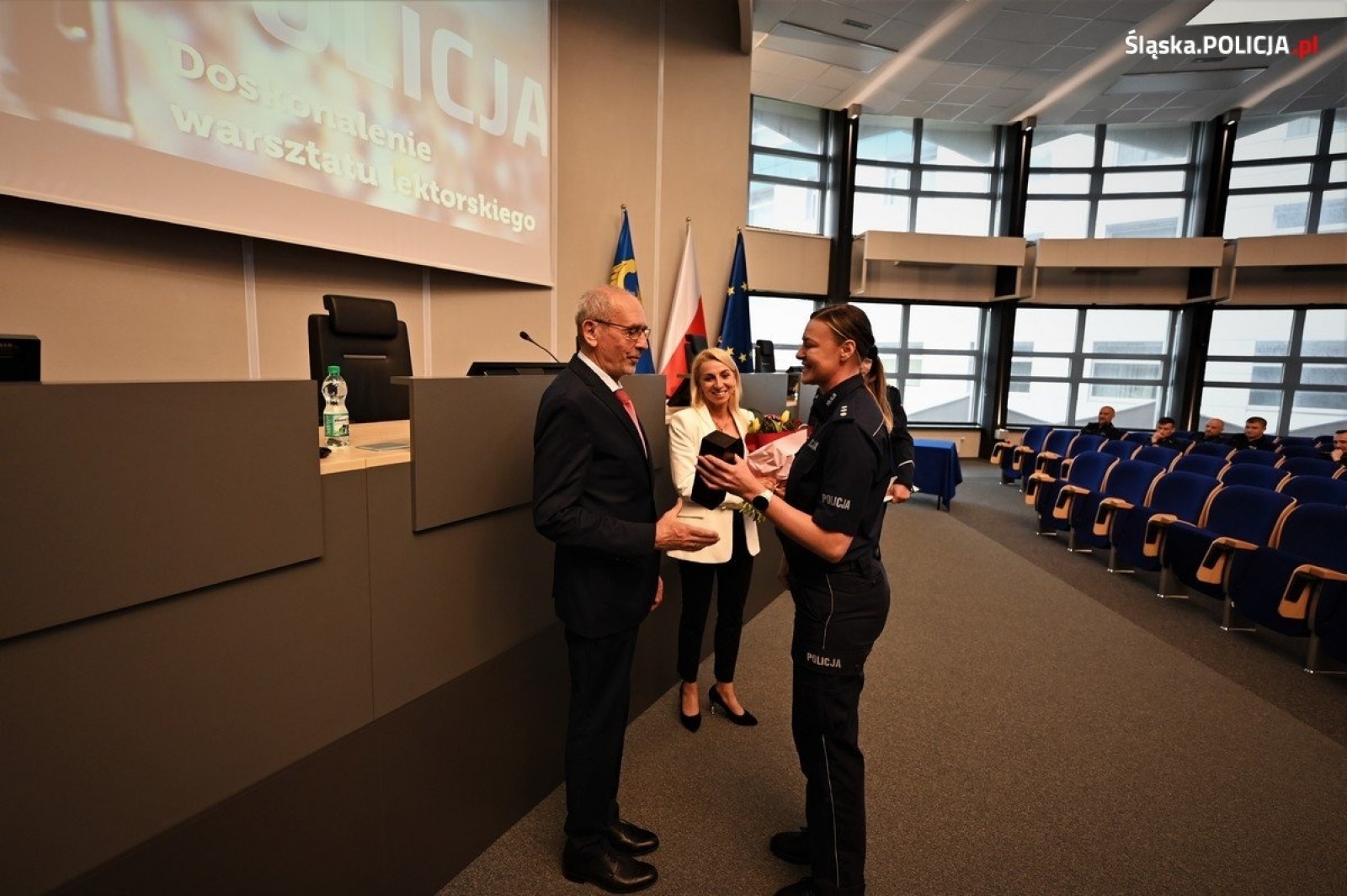 Zdjęcie w galerii na portalu naszwodzislaw.com: Doskonalenie warsztatu lektorskiego. Szkolenie dla policjantów wiadomości z regionu