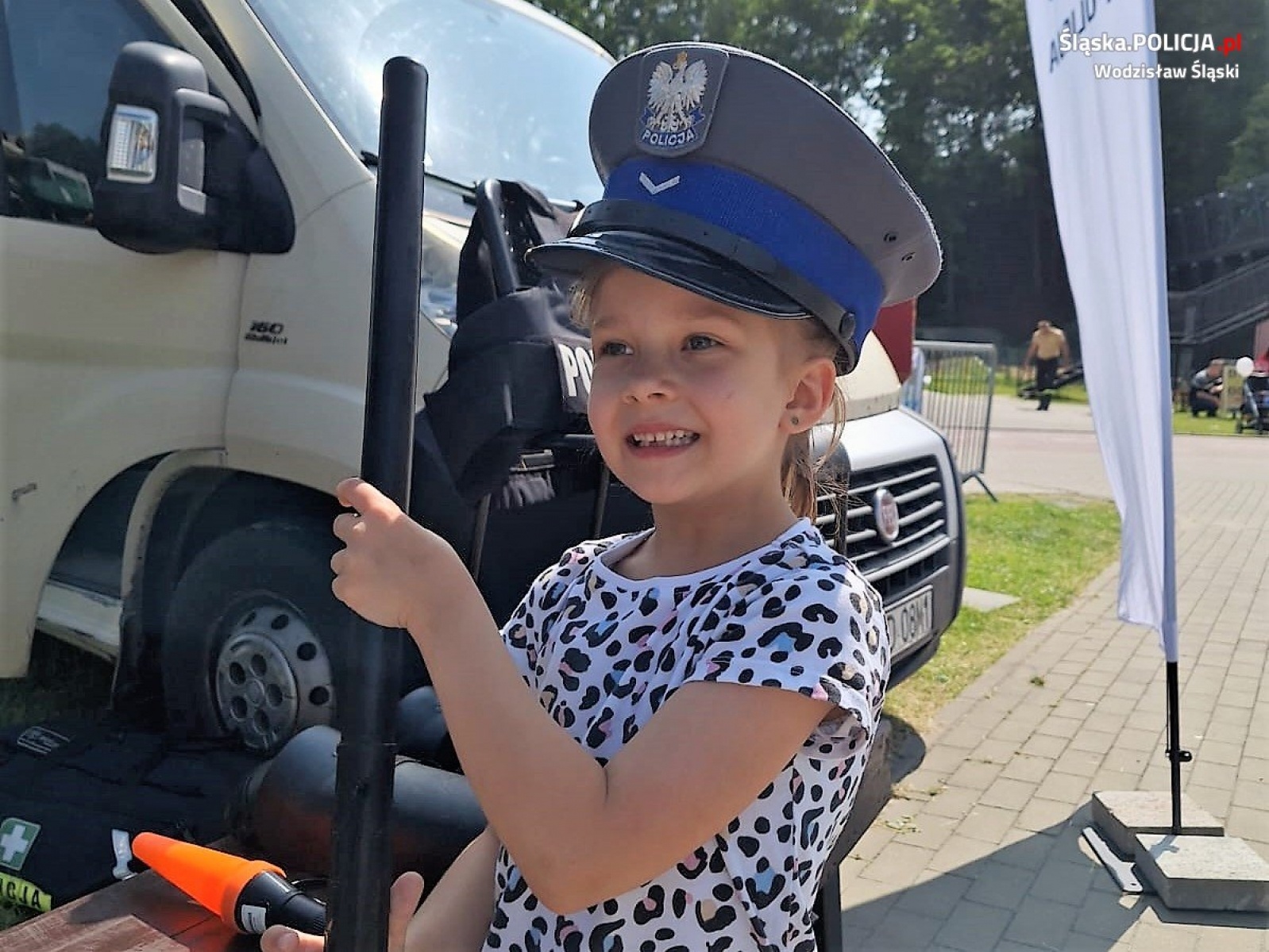 Zdjęcie w galerii na portalu naszwodzislaw.com: Piknik rodzinny z udziałem wodzisławskich dzielnicowych [FOTO] wiadomości z regionu