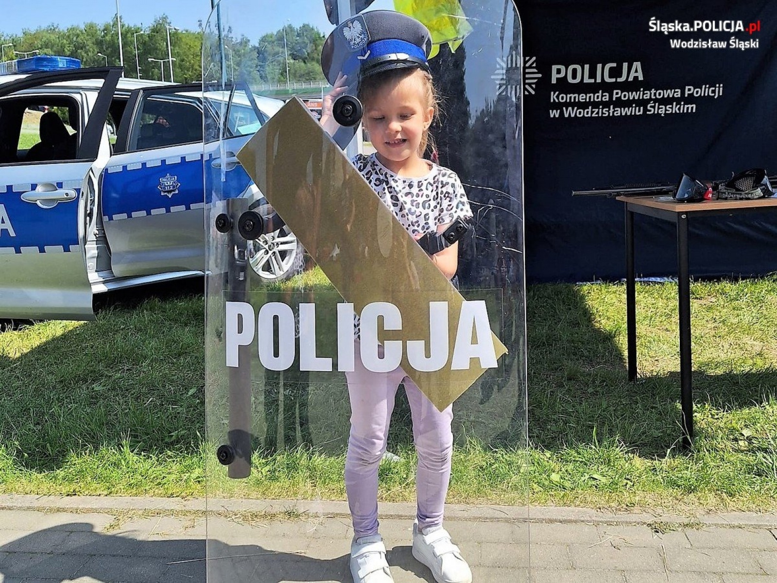 Zdjęcie w galerii na portalu naszwodzislaw.com: Piknik rodzinny z udziałem wodzisławskich dzielnicowych [FOTO] wiadomości z regionu