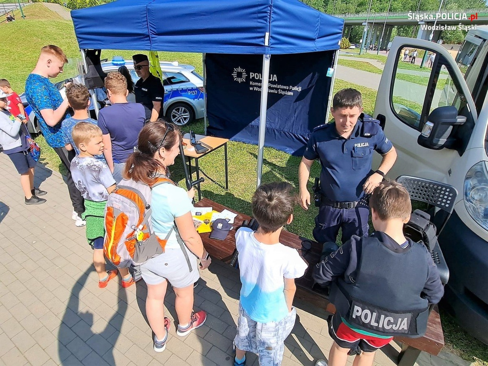Zdjęcie w galerii na portalu naszwodzislaw.com: Piknik rodzinny z udziałem wodzisławskich dzielnicowych [FOTO] wiadomości z regionu