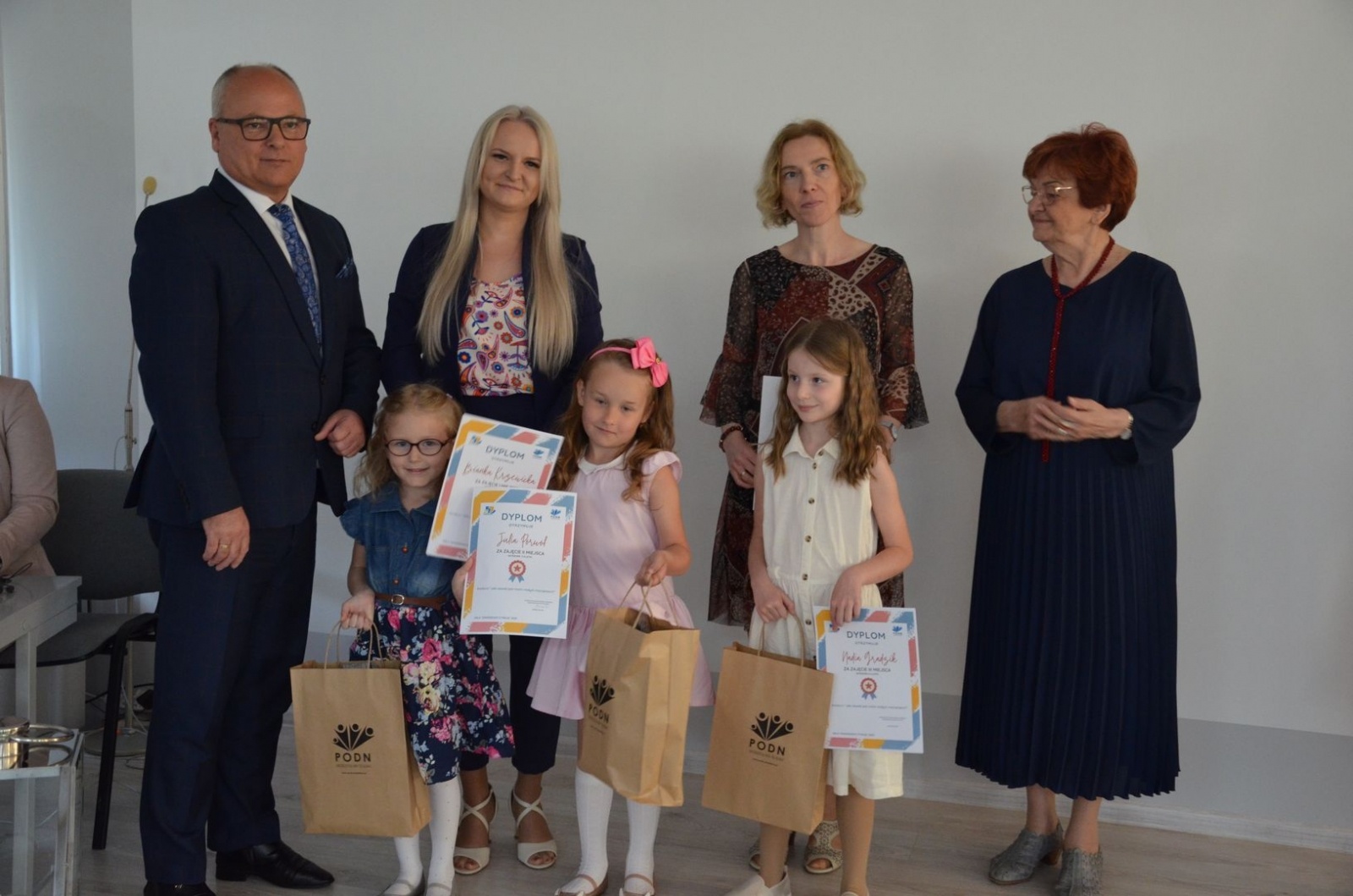 Zdjęcie w galerii na portalu naszwodzislaw.com: Laureaci konkursów zawodowych nagrodzeni [FOTO] wiadomości z regionu