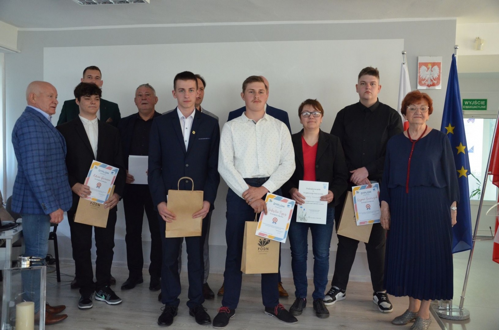 Zdjęcie w galerii na portalu naszwodzislaw.com: Laureaci konkursów zawodowych nagrodzeni [FOTO] wiadomości z regionu