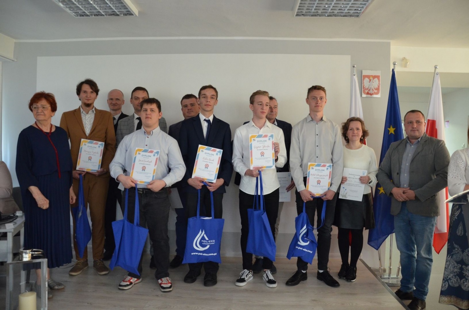 Zdjęcie w galerii na portalu naszwodzislaw.com: Laureaci konkursów zawodowych nagrodzeni [FOTO] wiadomości z regionu