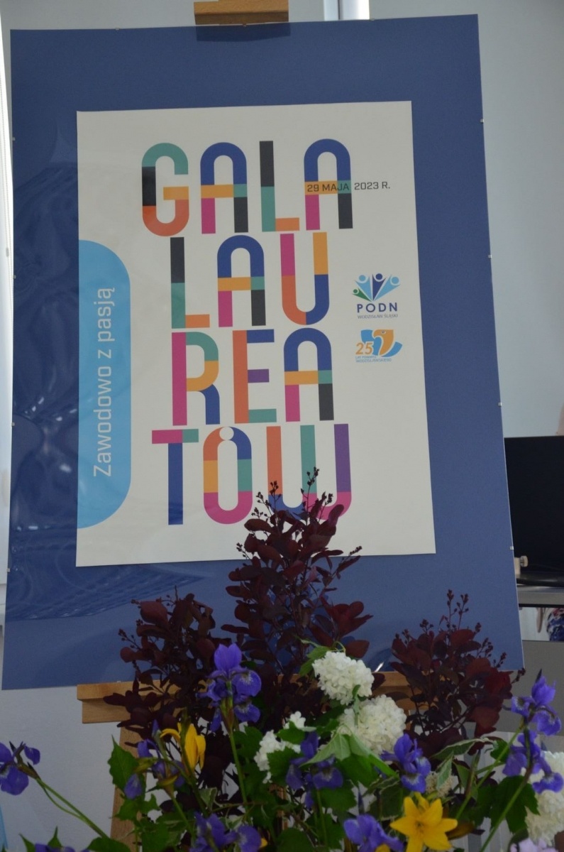 Zdjęcie w galerii na portalu naszwodzislaw.com: Laureaci konkursów zawodowych nagrodzeni [FOTO] wiadomości z regionu