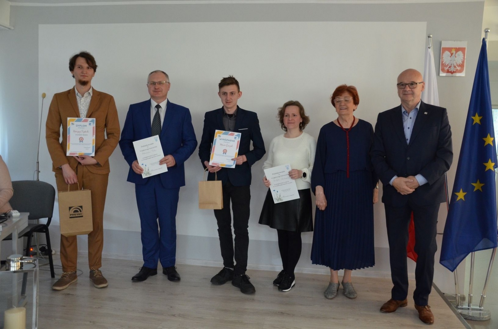 Zdjęcie w galerii na portalu naszwodzislaw.com: Laureaci konkursów zawodowych nagrodzeni [FOTO] wiadomości z regionu