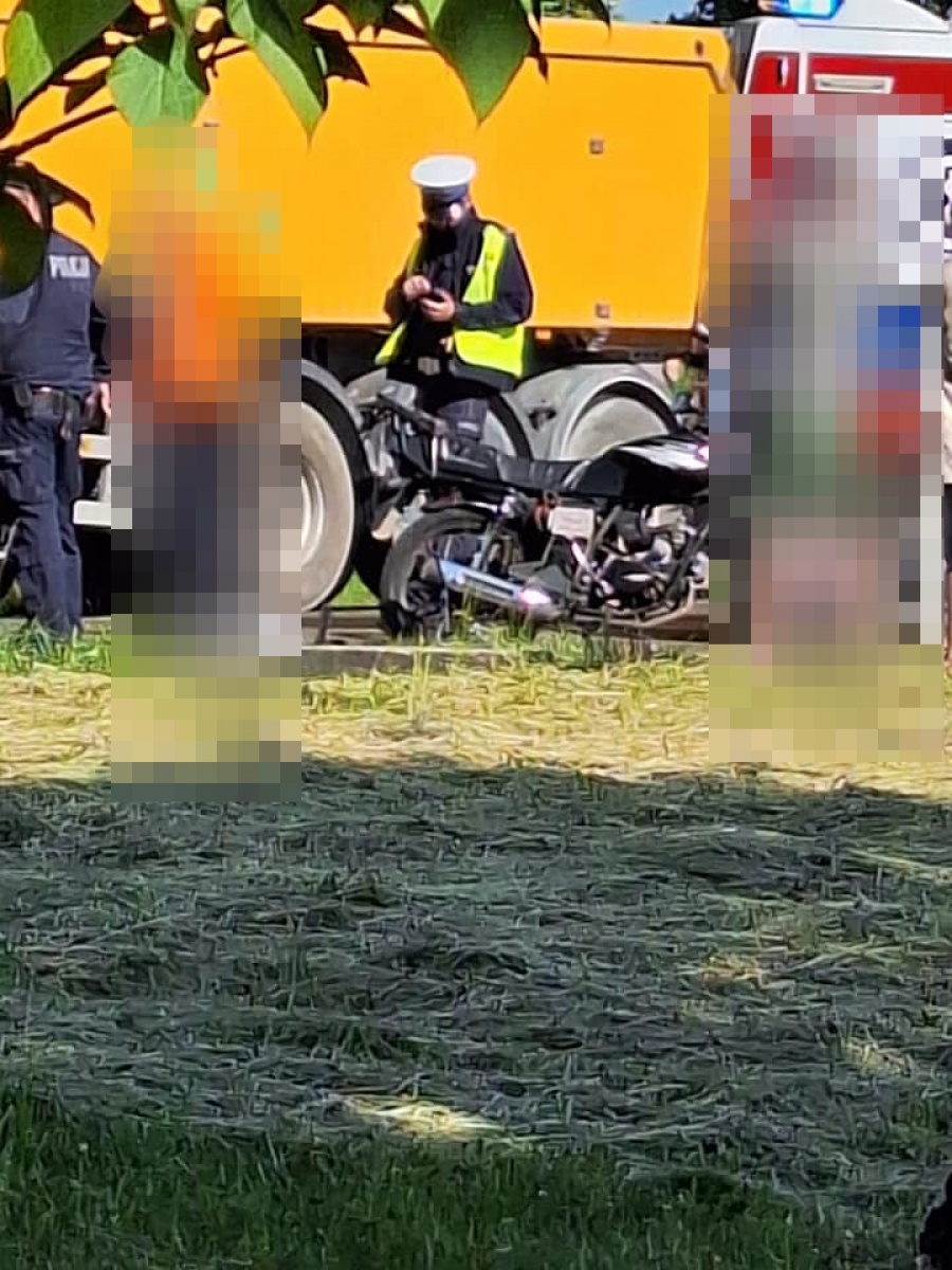 Zdjęcie w galerii na portalu naszwodzislaw.com: Ciężarówka wjechała w motorower w Syryni wiadomości z regionu