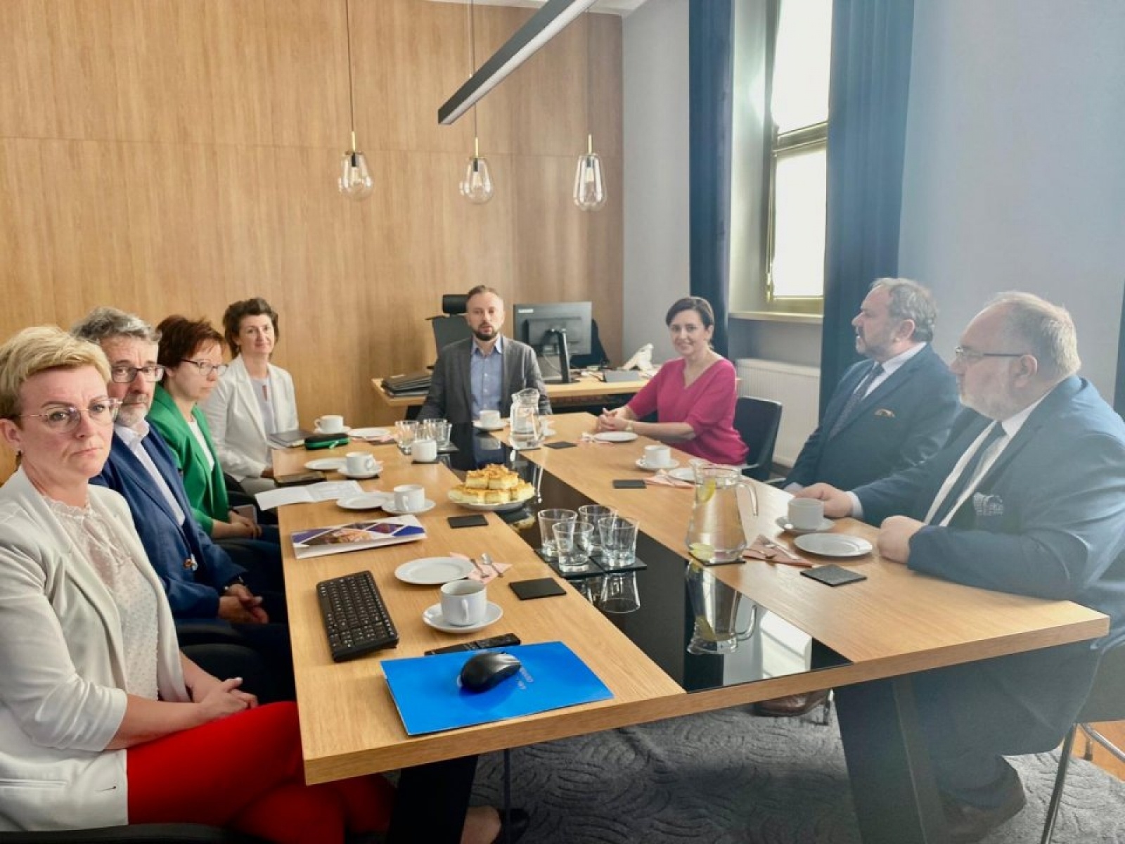 Zdjęcie w galerii na portalu naszwodzislaw.com: Przedstawiciele WFOŚiGW oraz senator Ewa Gawęda z wizytą w Rydułtowach [FOTO] wiadomości z regionu