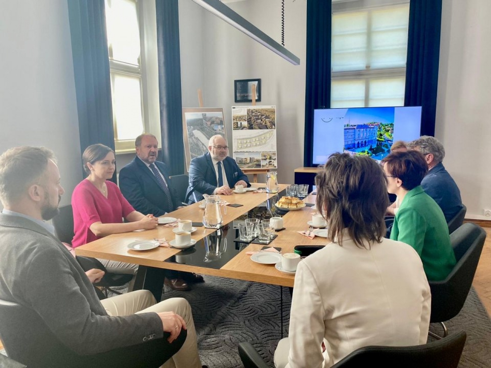 Zdjęcie w galerii na portalu naszwodzislaw.com: Przedstawiciele WFOŚiGW oraz senator Ewa Gawęda z wizytą w Rydułtowach [FOTO] wiadomości z regionu