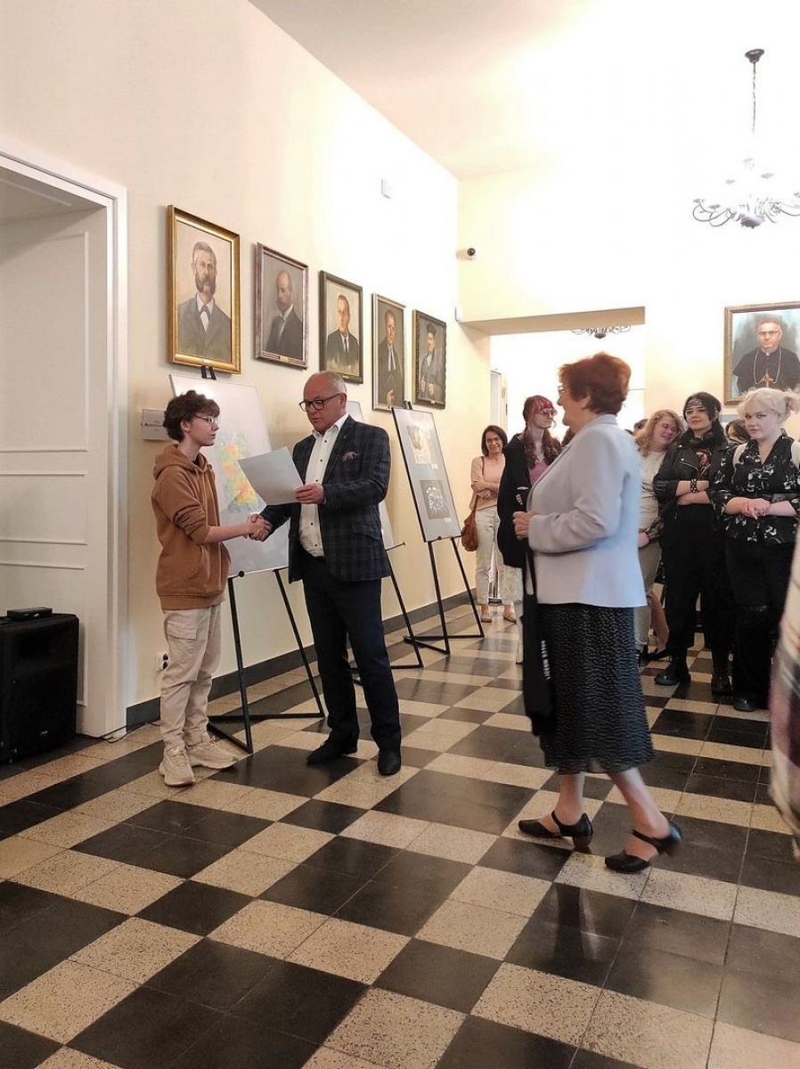 Zdjęcie w galerii na portalu naszwodzislaw.com: W Wodzisławiu Śląskim malowali swoje sny wiadomości z regionu