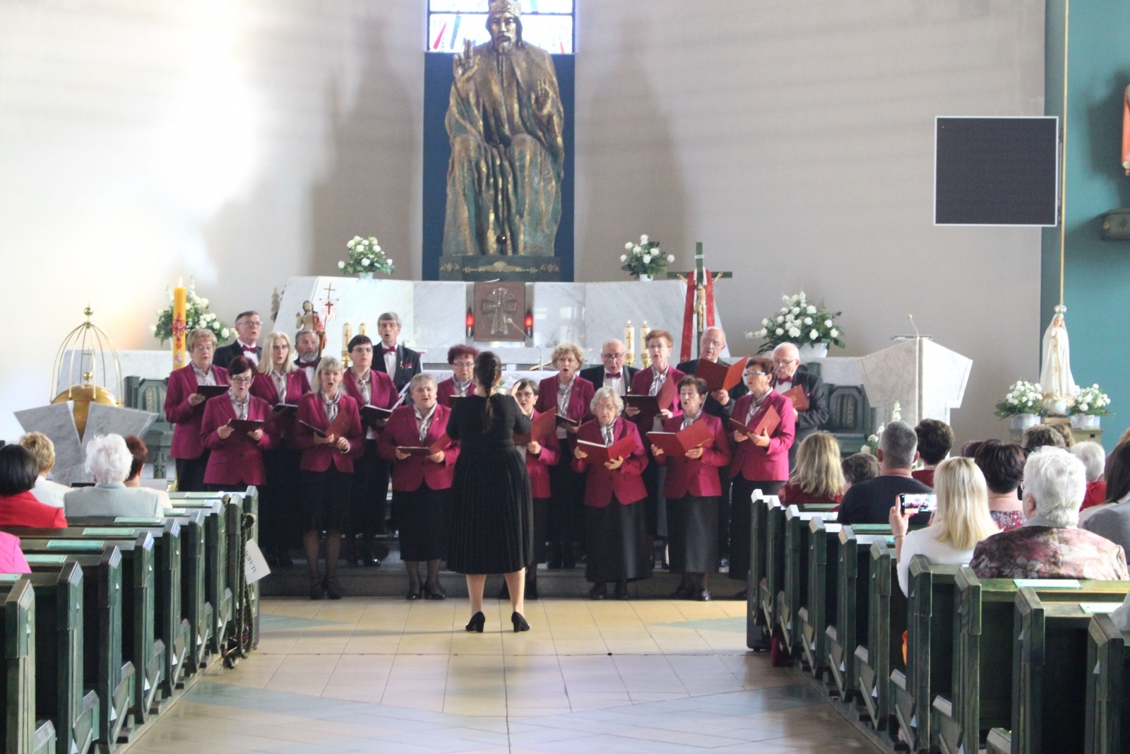 Zdjęcie w galerii na portalu naszwodzislaw.com: Koncerty Chóru Jadwiga w ramach Festiwalu Pieśni Maryjnych wiadomości z regionu