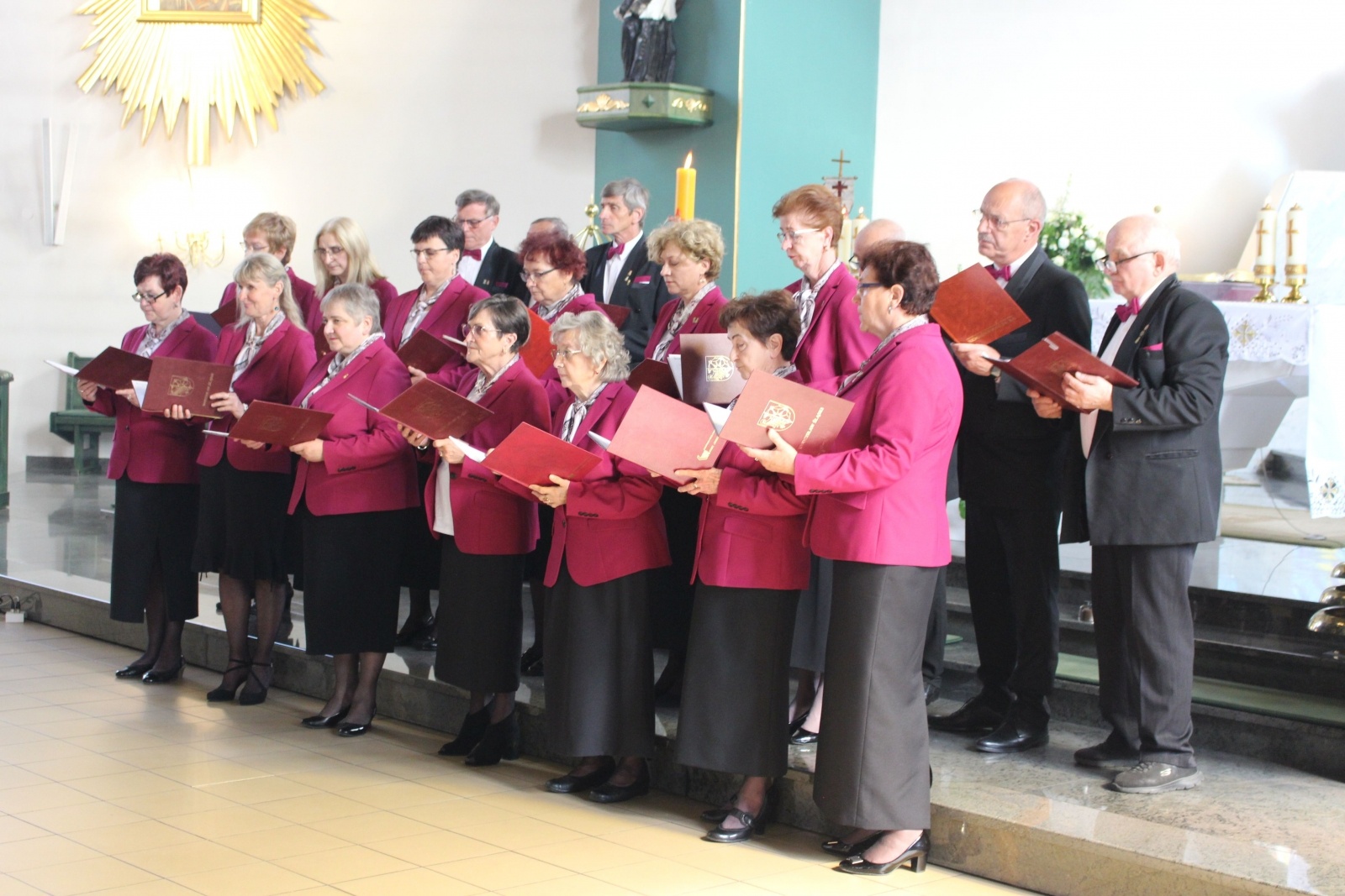 Zdjęcie w galerii na portalu naszwodzislaw.com: Koncerty Chóru Jadwiga w ramach Festiwalu Pieśni Maryjnych wiadomości z regionu