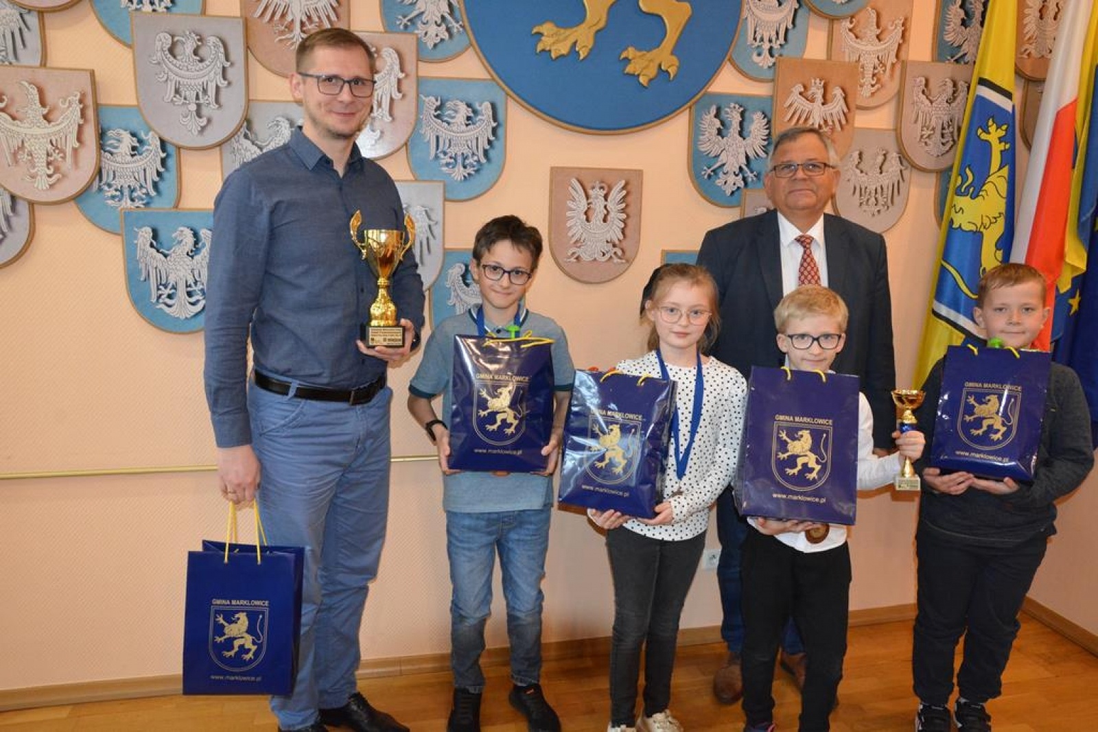 Zdjęcie w galerii na portalu naszwodzislaw.com: Szachiści z Marklowic z wizytą u wójta [FOTO] wiadomości z regionu