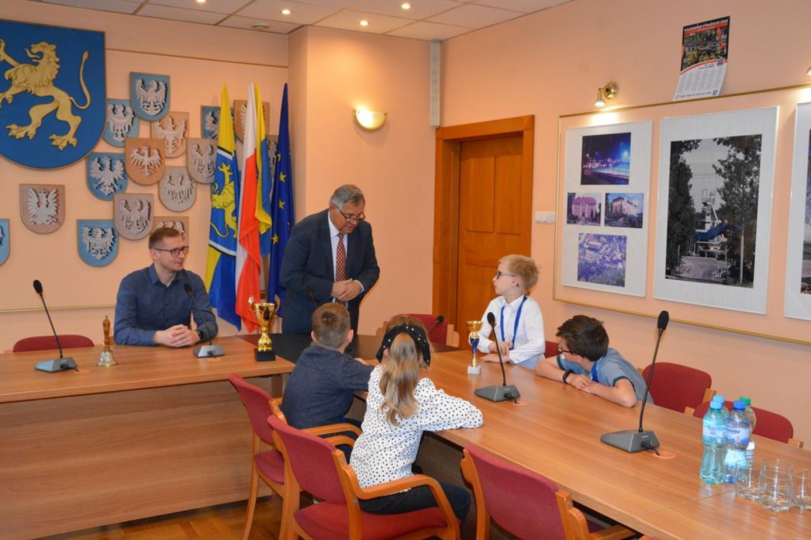 Zdjęcie w galerii na portalu naszwodzislaw.com: Szachiści z Marklowic z wizytą u wójta [FOTO] wiadomości z regionu