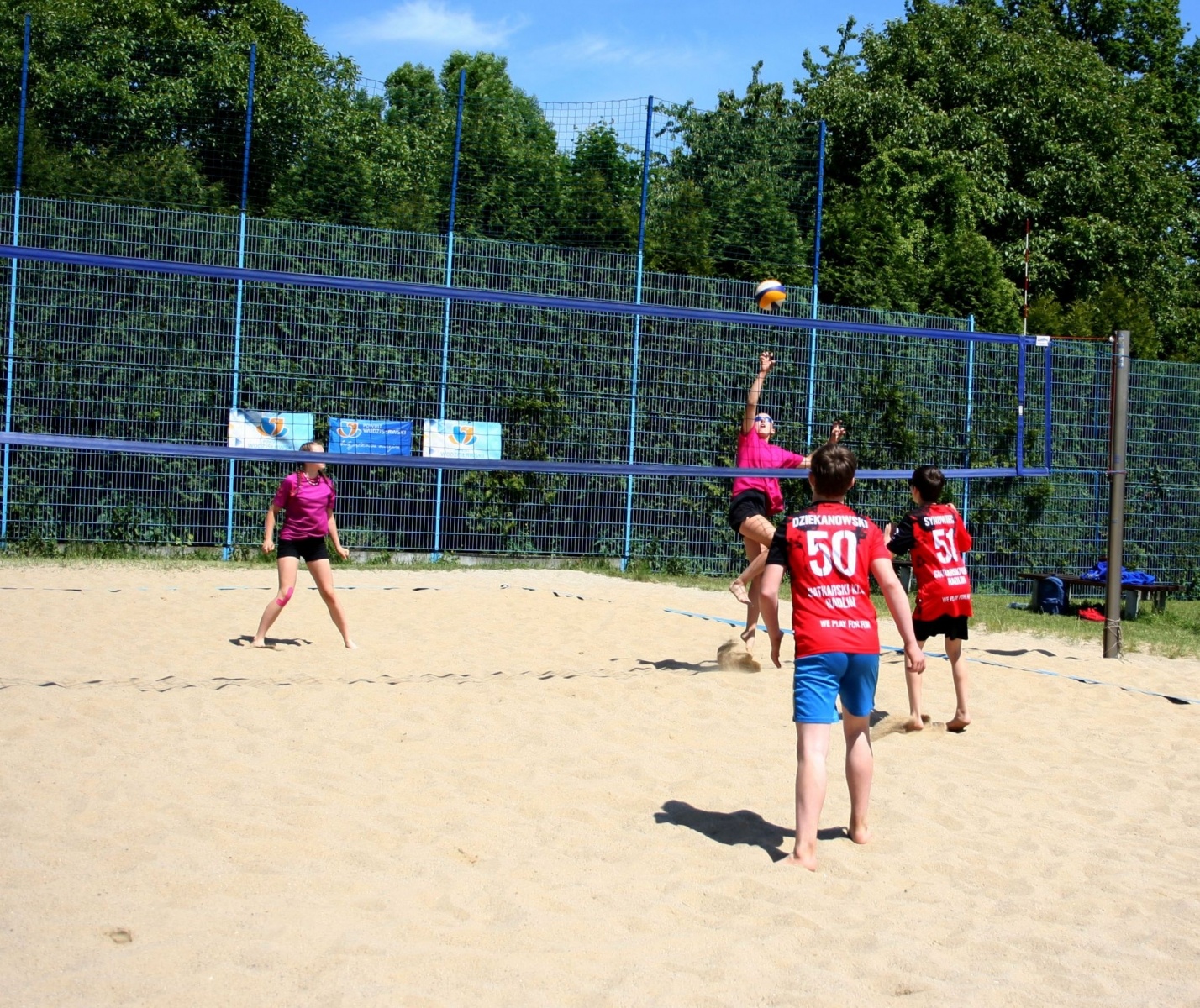 Zdjęcie w galerii na portalu naszwodzislaw.com: Ruszyło Grand Prix Starosty Wodzisławskiego w siatkówce plażowej wiadomości z regionu