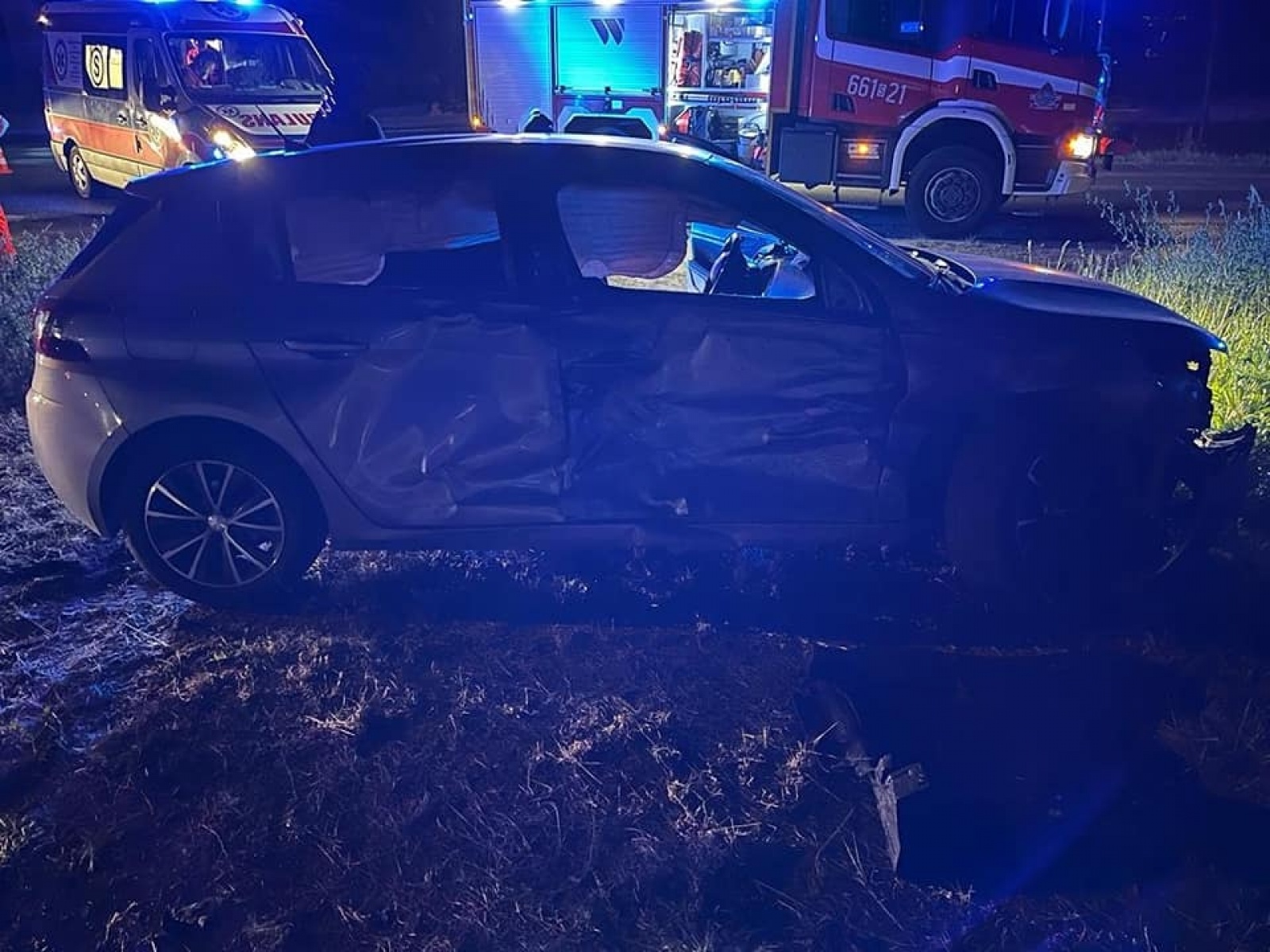 Zdjęcie w galerii na portalu naszwodzislaw.com: Nieustąpienie pierwszeństwa przyczyną zderzenia w Syryni [FOTO] wiadomości z regionu