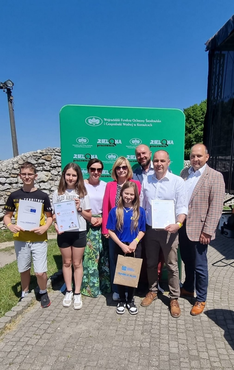 Zdjęcie w galerii na portalu naszwodzislaw.com: Uczniowie zyskają fantastyczne warunki do nauki. Sto szkół z Zielonymi Pracowniami wiadomości z regionu