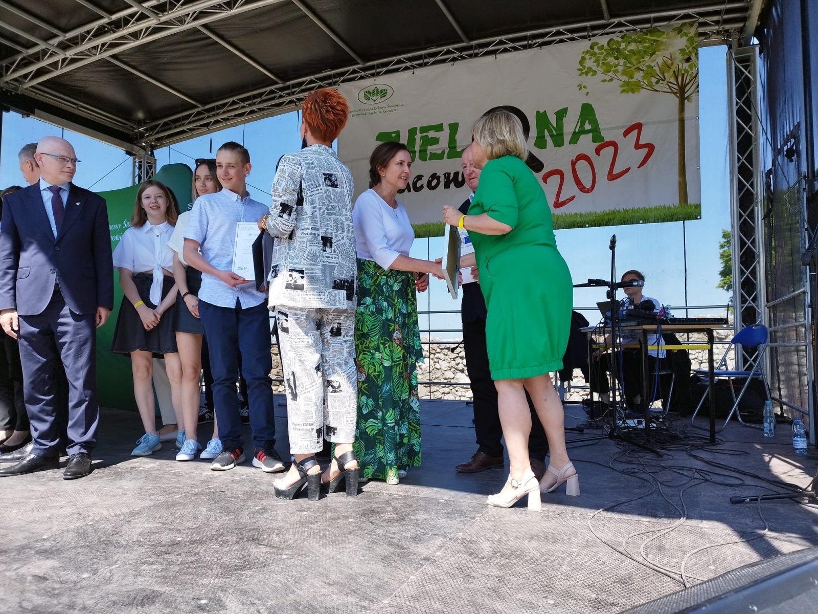 Zdjęcie w galerii na portalu naszwodzislaw.com: Uczniowie zyskają fantastyczne warunki do nauki. Sto szkół z Zielonymi Pracowniami wiadomości z regionu