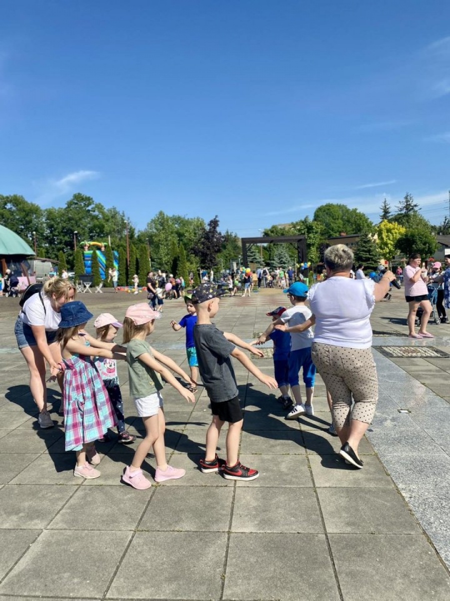 Zdjęcie w galerii na portalu naszwodzislaw.com: Moc zabawy, uśmiechu i radości. Dzień Dziecka w Rydułtowach [FOTO] wiadomości z regionu