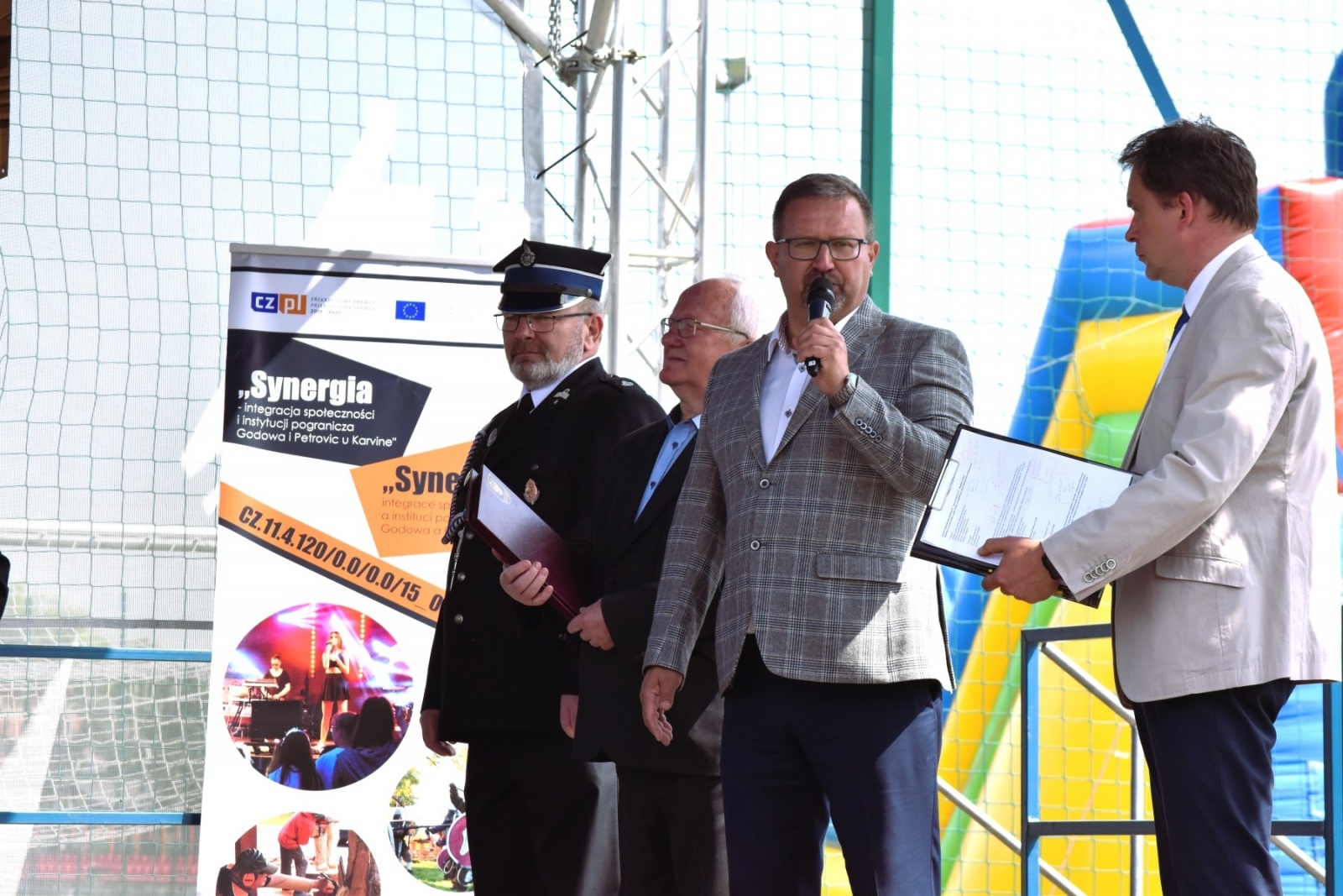 Zdjęcie w galerii na portalu naszwodzislaw.com: Mieszkańcy Gminy Godów podziwiali umiejętności strażaków [FOTO] wiadomości z regionu