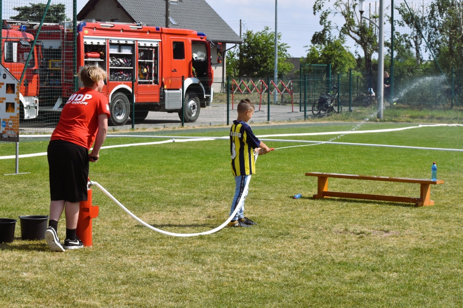 Zdjęcie w galerii na portalu naszwodzislaw.com: Mieszkańcy Gminy Godów podziwiali umiejętności strażaków [FOTO] wiadomości z regionu