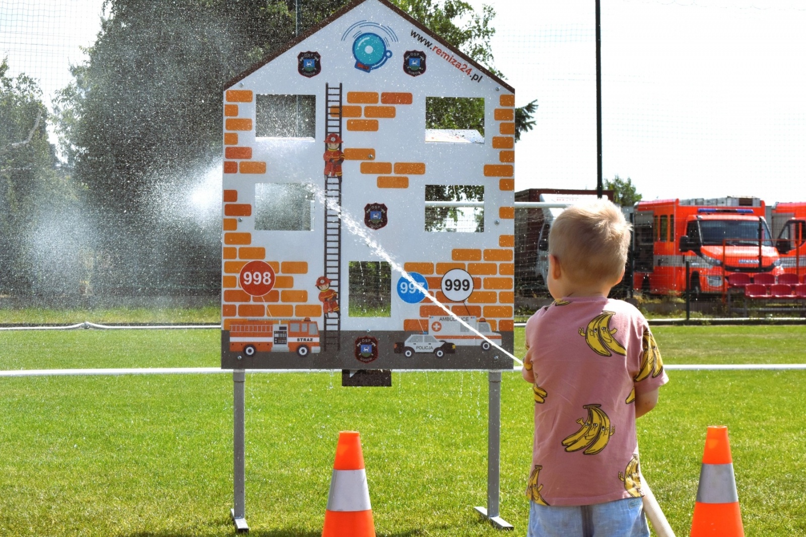 Zdjęcie w galerii na portalu naszwodzislaw.com: Mieszkańcy Gminy Godów podziwiali umiejętności strażaków [FOTO] wiadomości z regionu