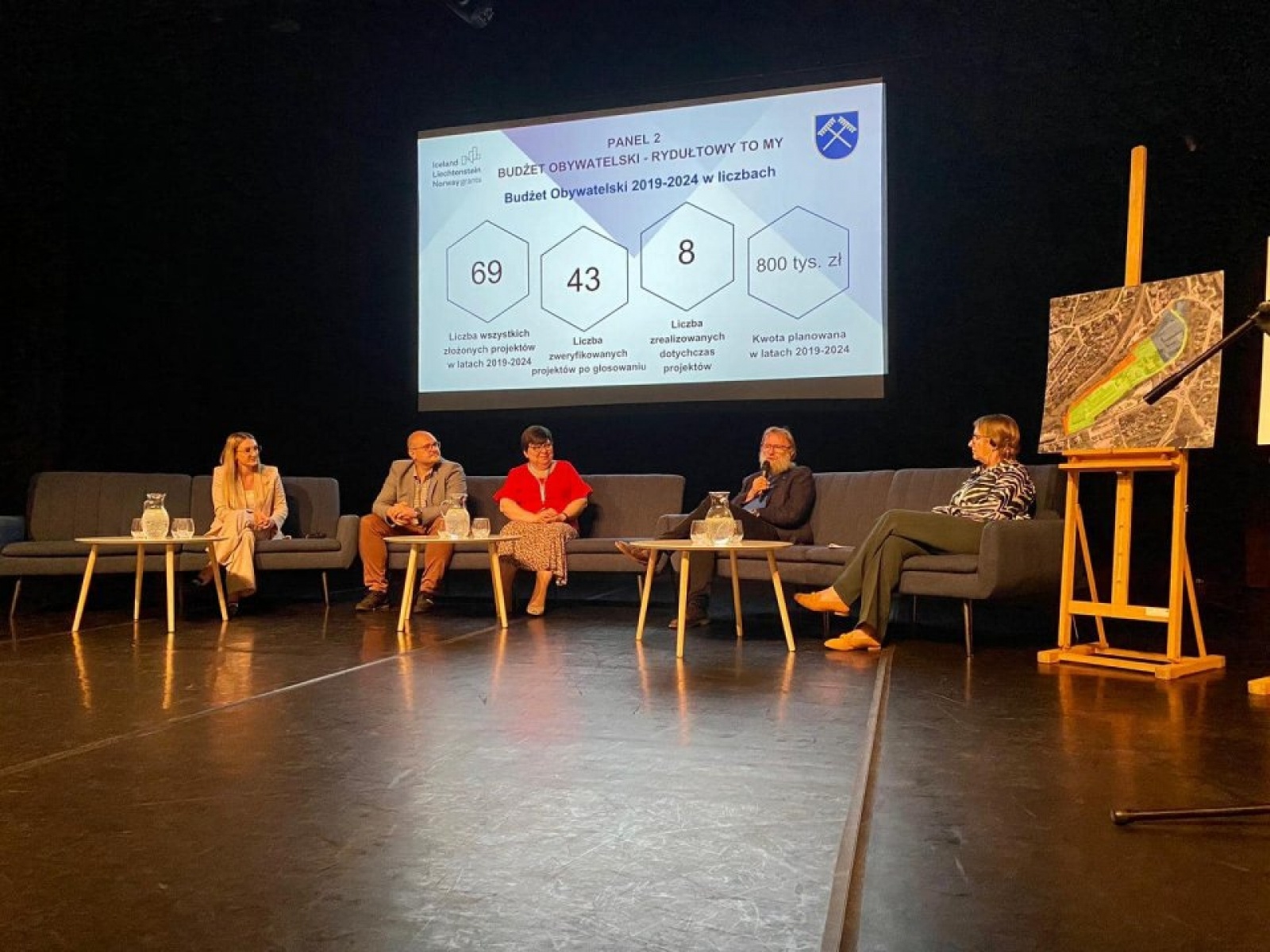 Zdjęcie w galerii na portalu naszwodzislaw.com: Norwegowie posadzili drzewo w Rydułtowach [FOTO i WIDEO] wiadomości z regionu