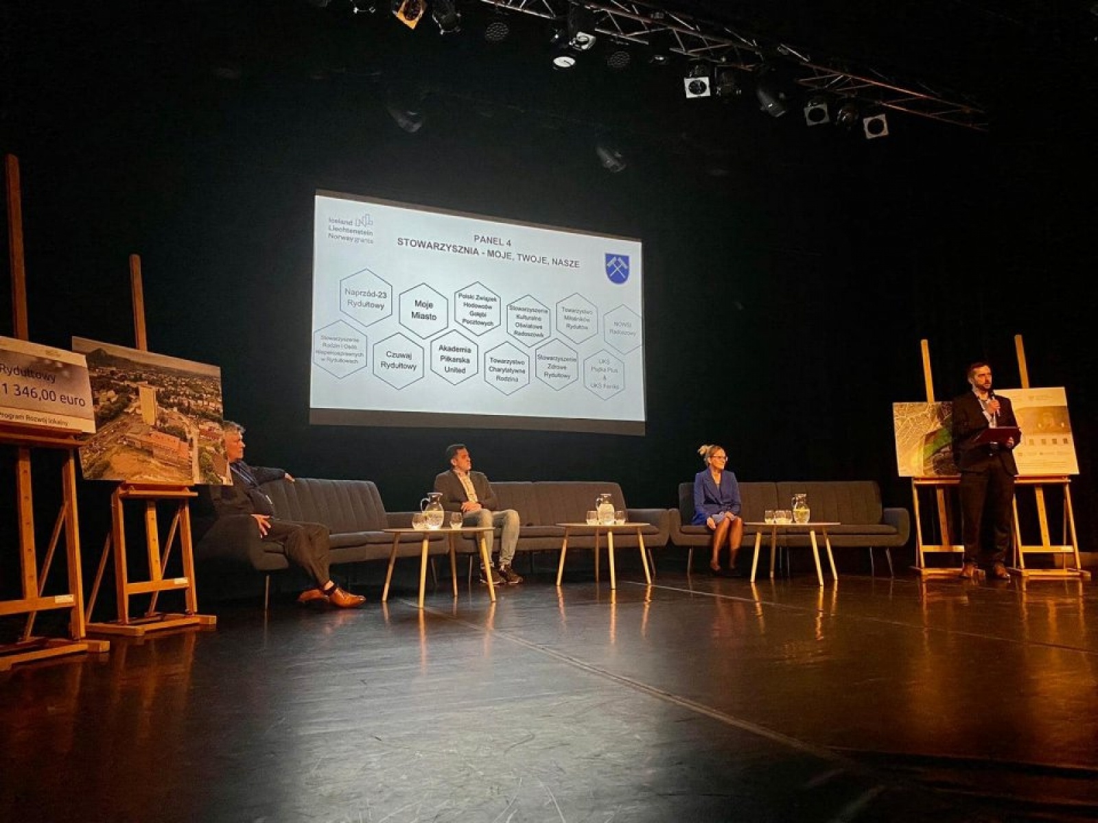 Zdjęcie w galerii na portalu naszwodzislaw.com: Norwegowie posadzili drzewo w Rydułtowach [FOTO i WIDEO] wiadomości z regionu