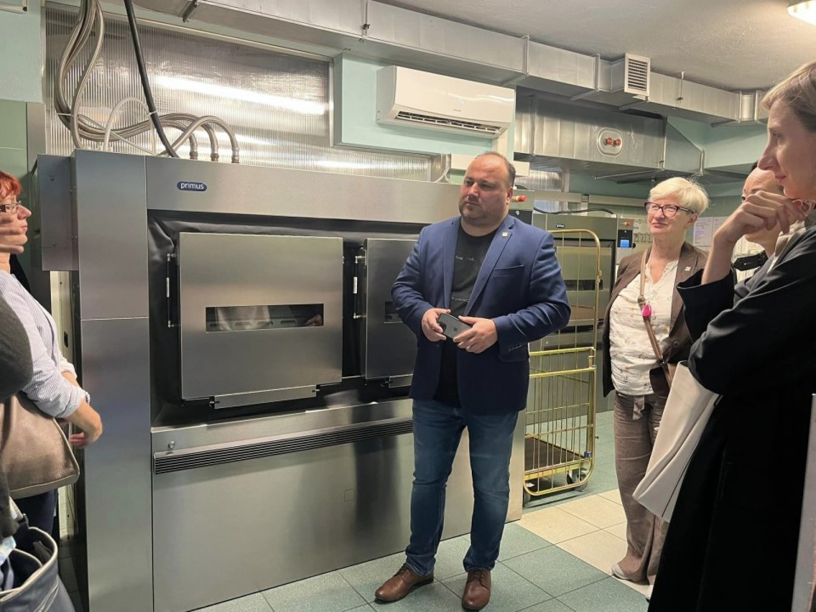 Zdjęcie w galerii na portalu naszwodzislaw.com: Norwegowie posadzili drzewo w Rydułtowach [FOTO i WIDEO] wiadomości z regionu