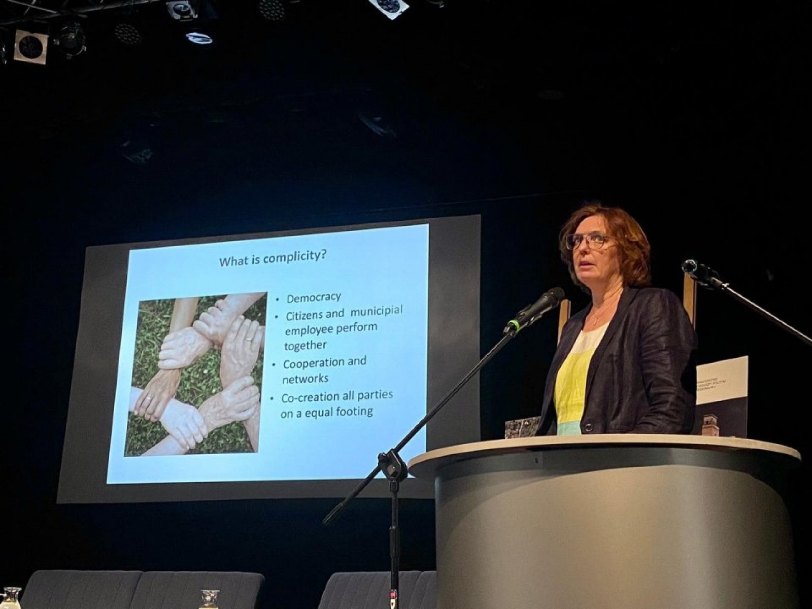 Zdjęcie w galerii na portalu naszwodzislaw.com: Norwegowie posadzili drzewo w Rydułtowach [FOTO i WIDEO] wiadomości z regionu