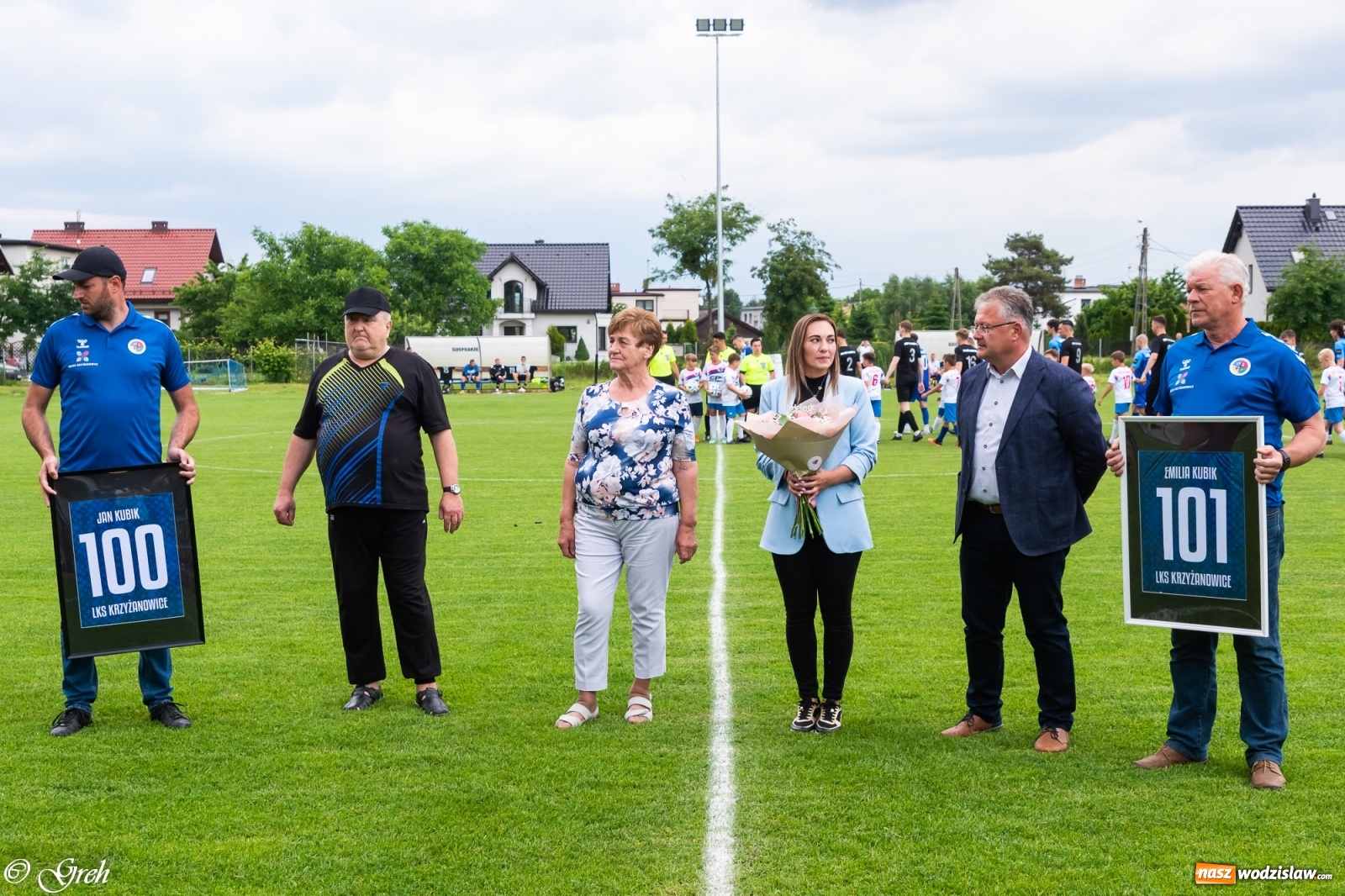 Zdjęcie w galerii na portalu naszwodzislaw.com: O mistrzostwie zdecyduje ostatnia kolejka. Państwo Kubikowie z podziękowaniami [FOTO] wiadomości z regionu