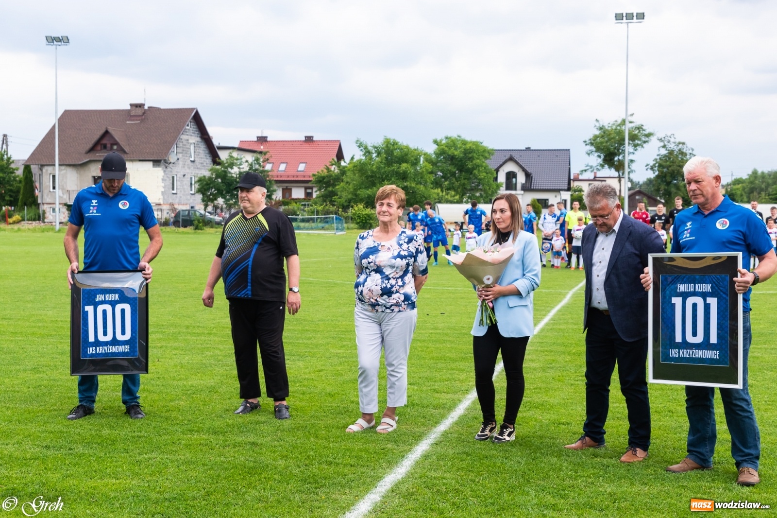 Zdjęcie w galerii na portalu naszwodzislaw.com: O mistrzostwie zdecyduje ostatnia kolejka. Państwo Kubikowie z podziękowaniami [FOTO] wiadomości z regionu