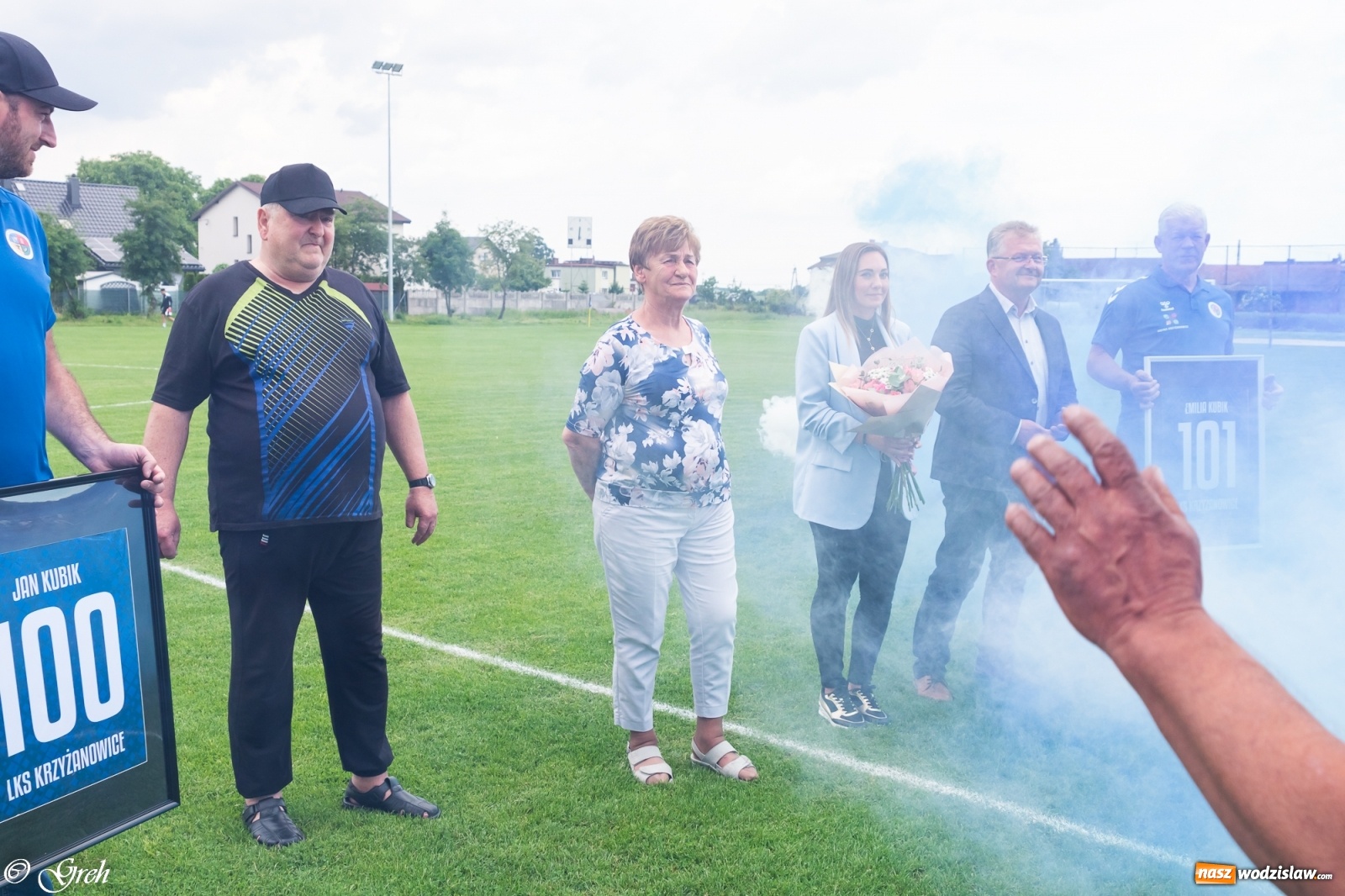 Zdjęcie w galerii na portalu naszwodzislaw.com: O mistrzostwie zdecyduje ostatnia kolejka. Państwo Kubikowie z podziękowaniami [FOTO] wiadomości z regionu