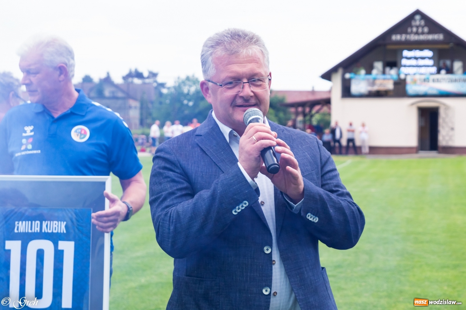 Zdjęcie w galerii na portalu naszwodzislaw.com: O mistrzostwie zdecyduje ostatnia kolejka. Państwo Kubikowie z podziękowaniami [FOTO] wiadomości z regionu