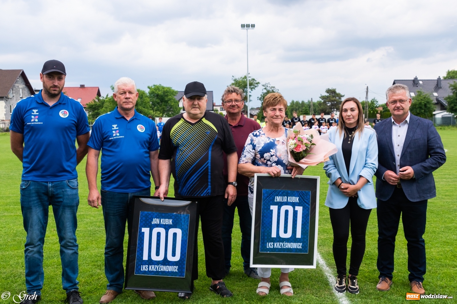 Zdjęcie w galerii na portalu naszwodzislaw.com: O mistrzostwie zdecyduje ostatnia kolejka. Państwo Kubikowie z podziękowaniami [FOTO] wiadomości z regionu