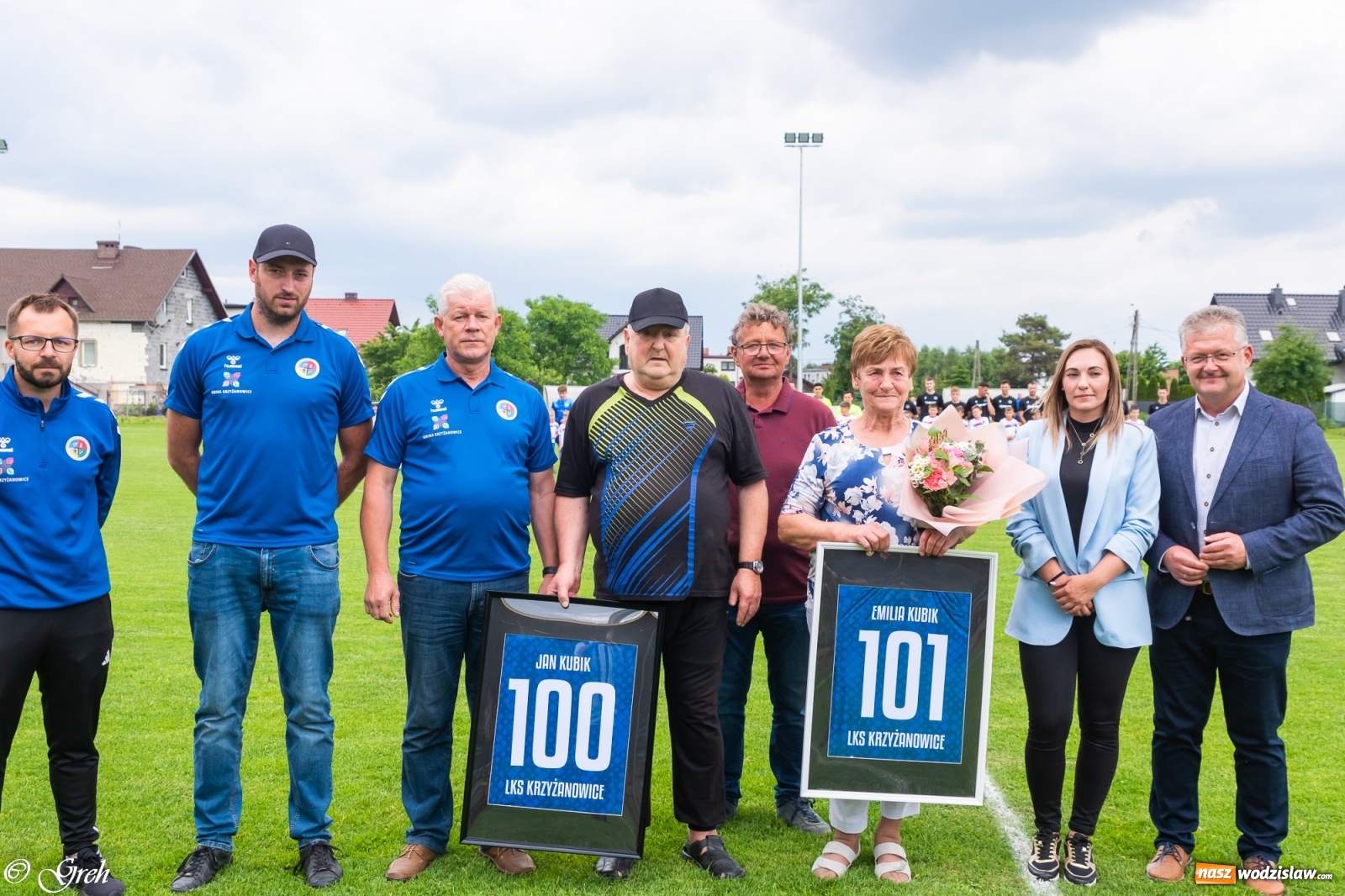 Zdjęcie w galerii na portalu naszwodzislaw.com: O mistrzostwie zdecyduje ostatnia kolejka. Państwo Kubikowie z podziękowaniami [FOTO] wiadomości z regionu