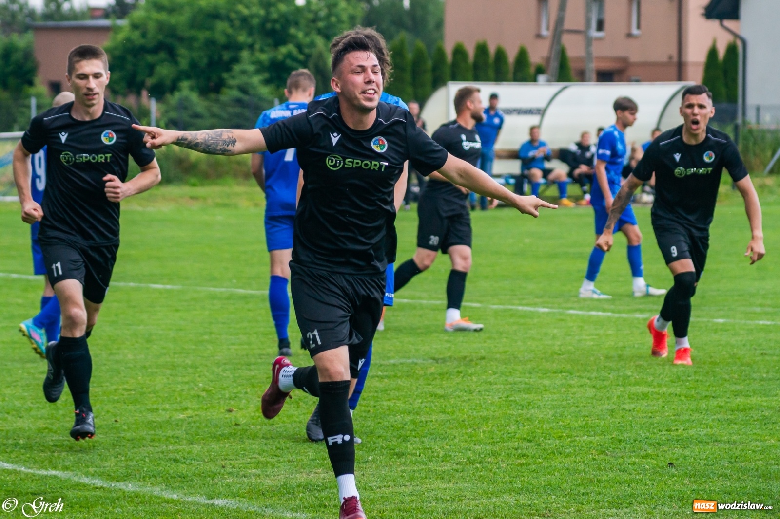 Zdjęcie w galerii na portalu naszwodzislaw.com: O mistrzostwie zdecyduje ostatnia kolejka. Państwo Kubikowie z podziękowaniami [FOTO] wiadomości z regionu