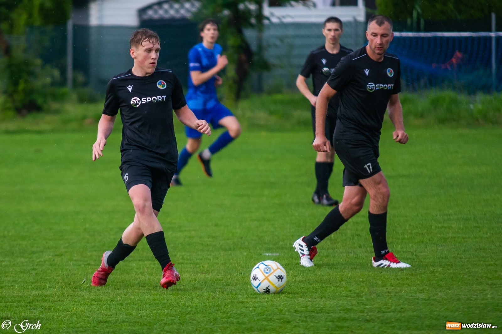 Zdjęcie w galerii na portalu naszwodzislaw.com: O mistrzostwie zdecyduje ostatnia kolejka. Państwo Kubikowie z podziękowaniami [FOTO] wiadomości z regionu