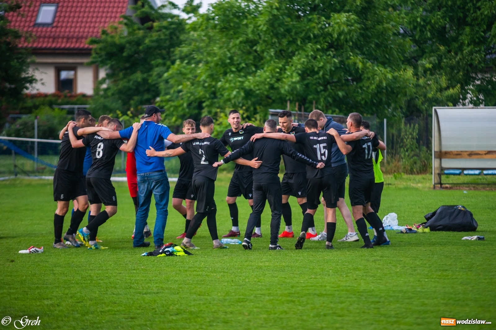 Zdjęcie w galerii na portalu naszwodzislaw.com: O mistrzostwie zdecyduje ostatnia kolejka. Państwo Kubikowie z podziękowaniami [FOTO] wiadomości z regionu