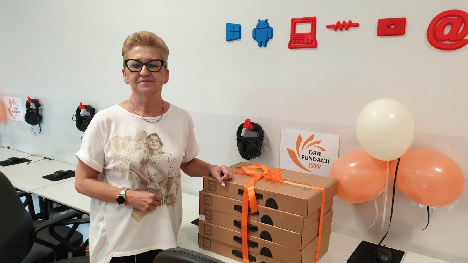 Zdjęcie w galerii na portalu naszwodzislaw.com: Szkoła w Skrbeńsku ma nową pracownię infomatyczno-techniczną wiadomości z regionu