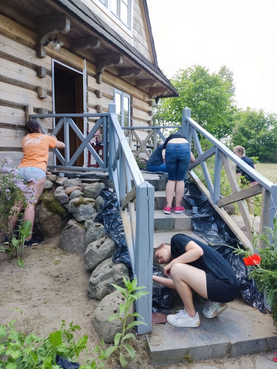 Zdjęcie w galerii na portalu naszwodzislaw.com: Studenci architektury kolejny raz na warsztatach ArchitEKO w Juhowie wiadomości z regionu