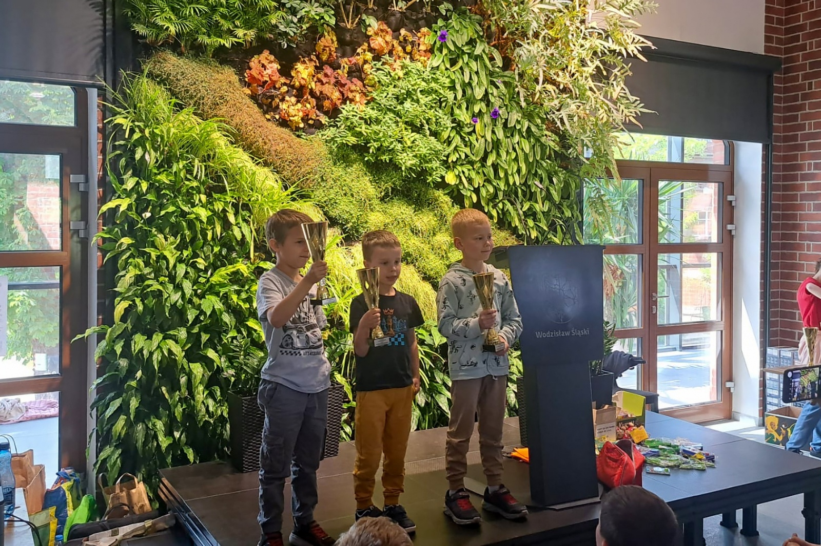 Zdjęcie w galerii na portalu naszwodzislaw.com: Wyjątkowy Dzień Dziecka z szachami wiadomości z regionu